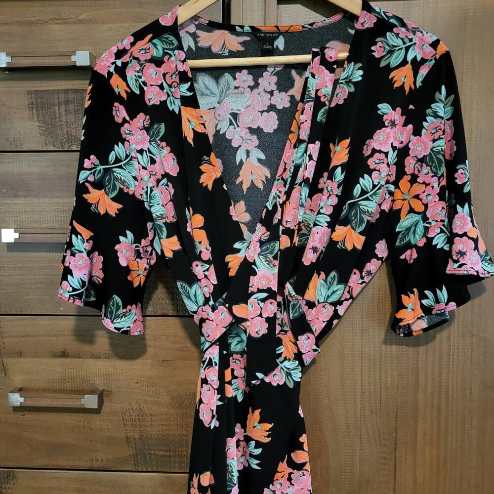 Ann Taylor wrapped top with belt